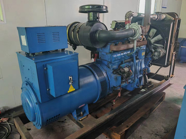 淄博100kW柴油发电机组使用多级机油有哪些优缺点？